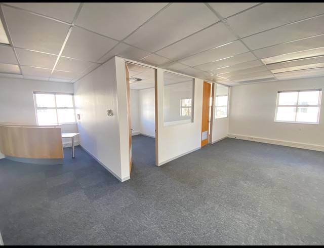137M² OFFICE TO LET IN STEENBERG
